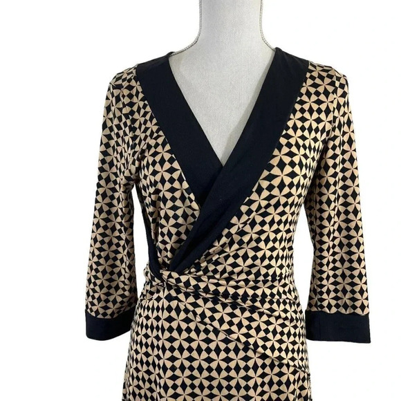 BCBG Maxazria Dress Tan and Black Geometric Mod Draped Neckline Size XS - Picture 4 of 10